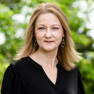 Lea Ann Bryant - Trusted financial advisor at Preferred Rate.