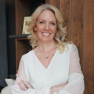 Stephanie Fullerton smiling, representing trusted mortgage services at Preferred Rate.